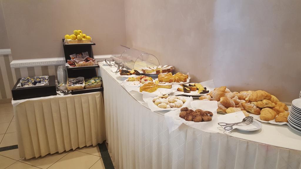 Hotel Inn Джардини Наксос Екстериор снимка